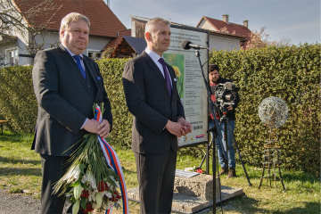 Senátoři: Petr Štěpánek a Zdeněk Hraba